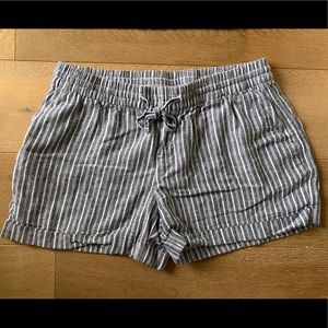 Old navy linen loose fit shorts